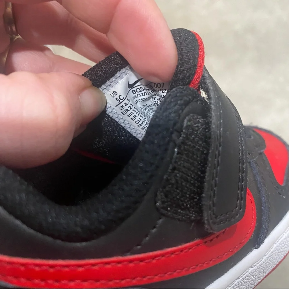 Nike Kids Court Borough Low 2 Red Black Sz 5c